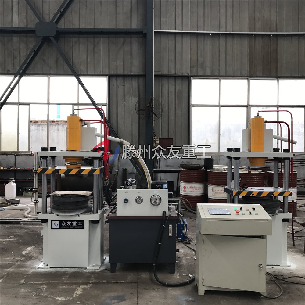 63噸快速(su)PLC係(xi)統(tong)液(ye)壓(ya)機 63T小(xiao)型四(si)柱油壓機