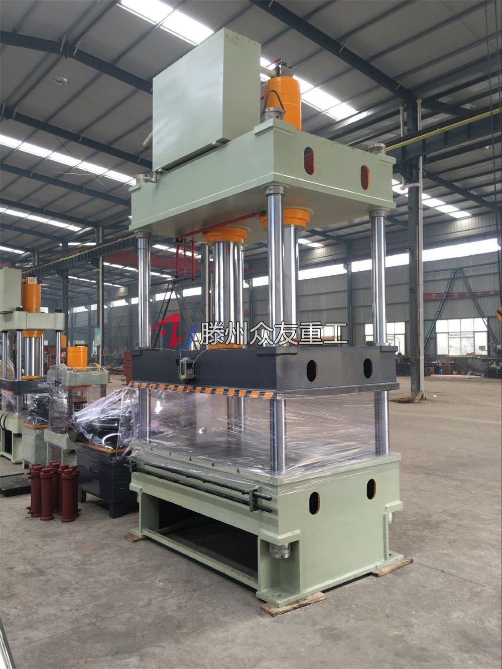 250噸雙(shuang)缸液(ye)壓機(ji) 250T四柱油(you)壓(ya)機