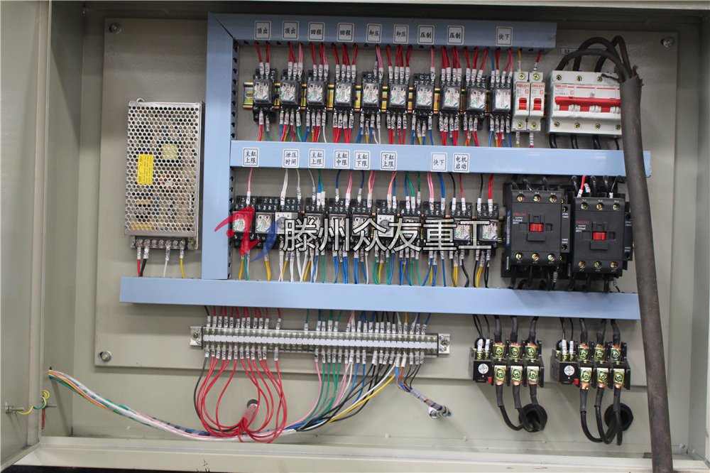 400噸(dun)三樑四(si)柱(zhu)液壓機 400T拉(la)伸(shen)成型(xing)油壓(ya)機(ji)