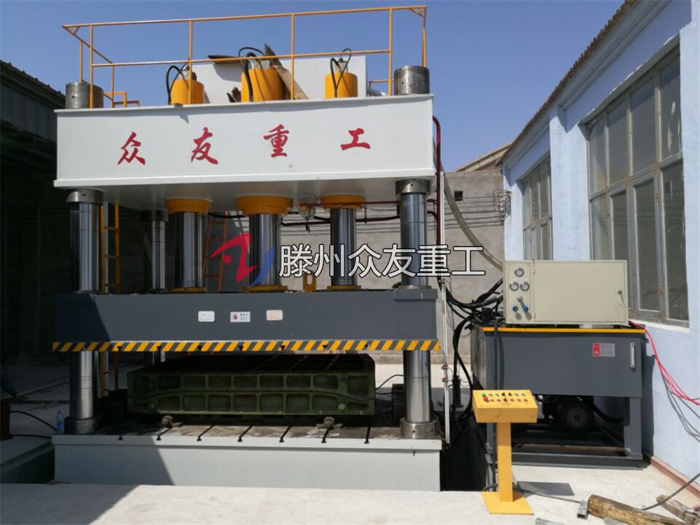 800噸汽車(che)門成(cheng)型(xing)四柱液壓(ya)機 800T金(jin)屬(shu)成(cheng)型油(you)壓機