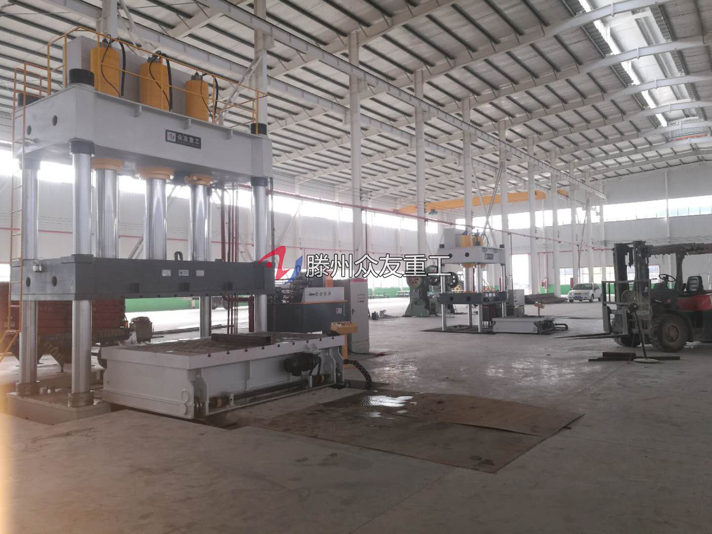 1000噸(dun)汽車(che)配(pei)件拉(la)伸(shen)液(ye)壓機(ji) 1000t迻動工作檯四柱油壓機(ji)