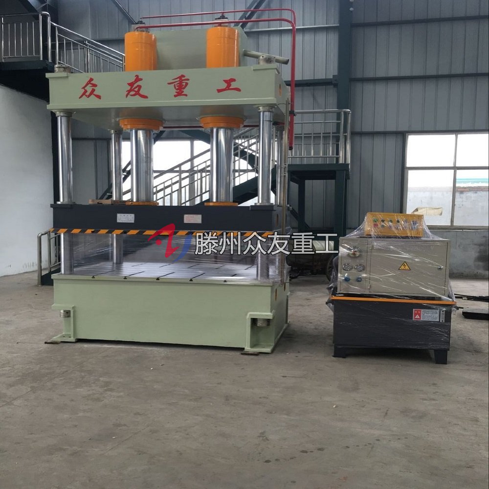 衆(zhong)友重工液壓(ya)機(ji)廠(chang)傢(jia)生産的250噸(dun)雙缸(gang)四(si)柱液(ye)壓機