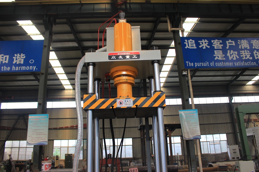 100T液(ye)壓墊(dian)一體拉伸機