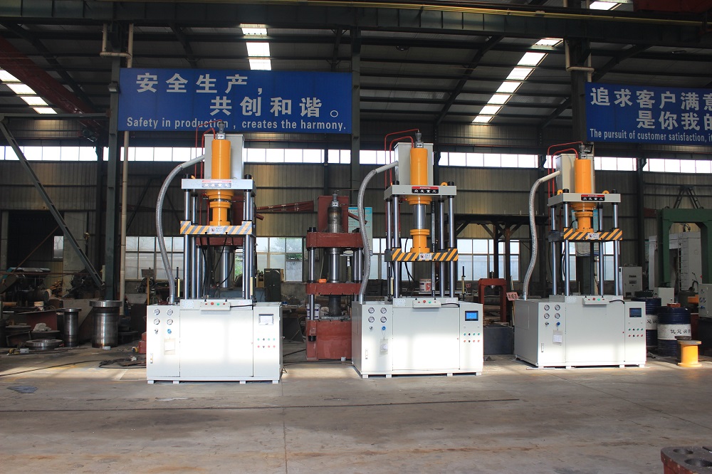 100噸(dun)液壓(ya)墊(dian)一體(ti)拉伸機(ji)