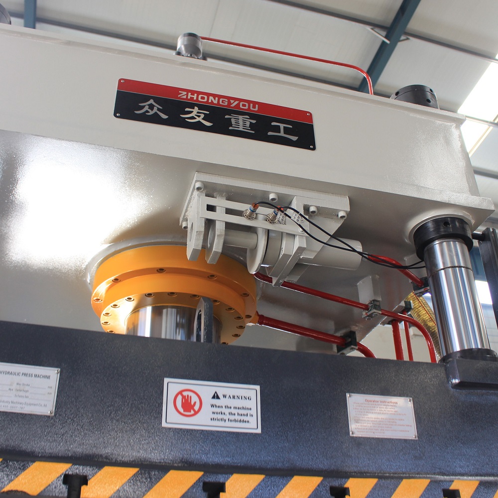 200噸三樑四(si)柱液壓機 200T帶安(an)全鎖(suo)油壓機