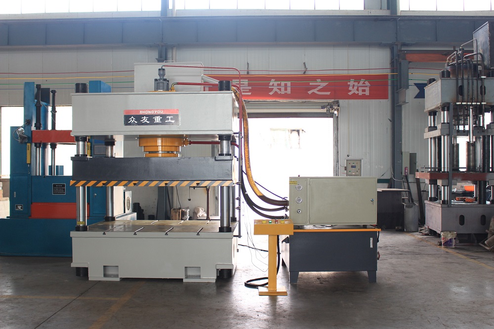 315噸大(da)檯麵液壓機(ji) 315T三樑四柱(zhu)液壓機(ji)