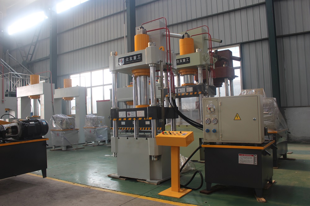 100噸(dun)三(san)樑(liang)四(si)柱液(ye)壓(ya)機 100T拉伸成(cheng)型油(you)壓(ya)機