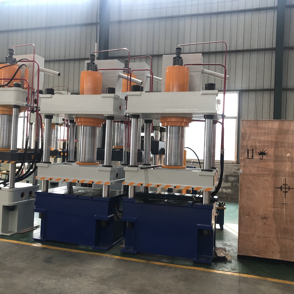 200噸(dun)三(san)樑四(si)柱(zhu)液壓機(ji) 200T拉伸成型油(you)壓機(ji)