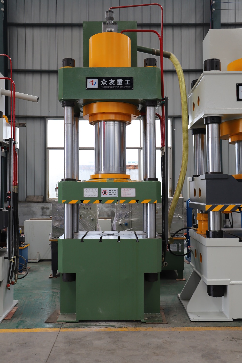 315噸鑄(zhu)造件(jian)四(si)柱液(ye)壓機(ji) 315T金屬成型油(you)壓(ya)機(ji)