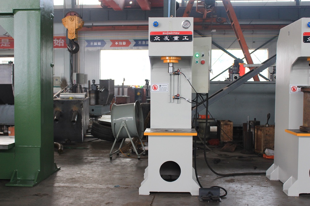20噸(dun)單柱(zhu)數(shu)控(kong)液(ye)壓機 20T單臂(bi)油(you)壓(ya)機(ji)_C型壓(ya)力(li)機(ji)