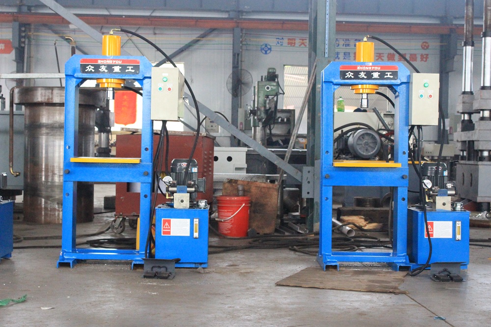 20噸(dun)龍門液壓機(ji) 20T龍門校(xiao)正液壓(ya)機