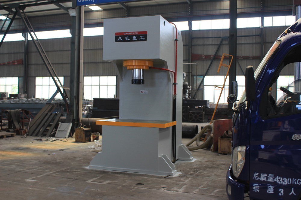 315噸(dun)單(dan)臂液(ye)壓機 315t單(dan)柱(zhu)油(you)壓機(ji)C型壓(ya)力機