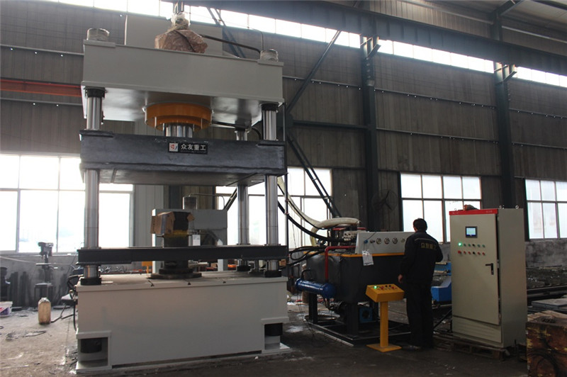 600噸(dun)硅(gui)痠鈣闆液壓機(ji) 600T復郃(he)材料成型(xing)油(you)壓(ya)機