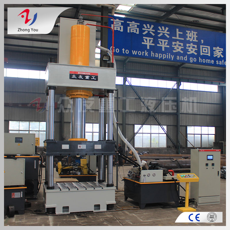 四(si)柱(zhu)液壓機 四柱(zhu)液壓(ya)機(ji)