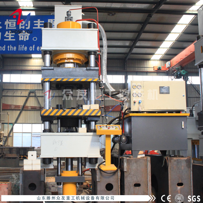 牛羊(yang)舔(tian)磚液壓機
