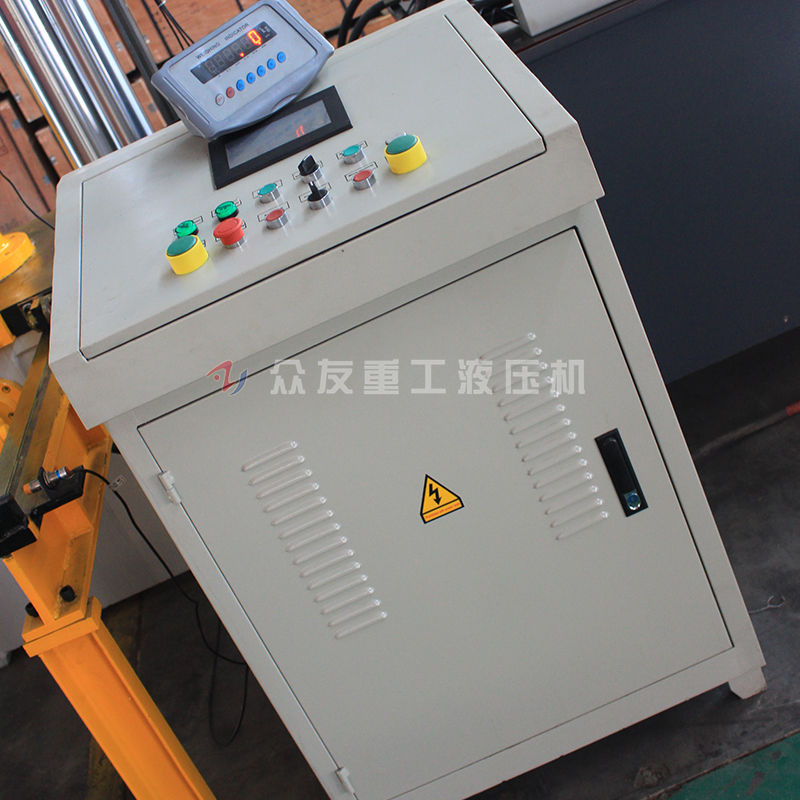 315噸伺服(fu)迻(yi)動工(gong)作檯(tai)液壓(ya)機 315t四(si)柱油壓機壓(ya)力機(ji)