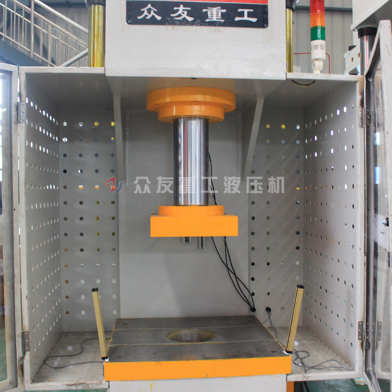 100T帶PLC風(feng)冷(leng)防護罩單臂(bi)液(ye)壓(ya)機 100T單柱(zhu)油壓機