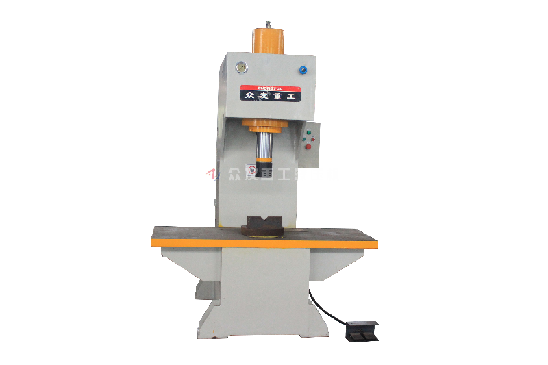63噸大檯(tai)麵(mian)單(dan)臂(bi)液壓(ya)機 63T單柱(zhu)油壓(ya)機