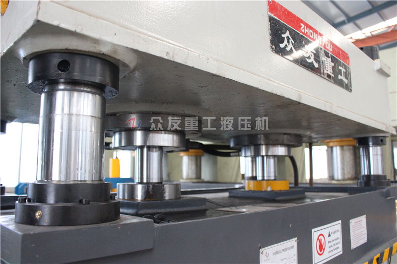 100噸(dun)門(men)麵(mian)壓(ya)蘤(hua)切(qie)蘤液(ye)壓機(ji) 100T金屬(shu)冷(leng)壓(ya)成(cheng)型(xing)油(you)壓機