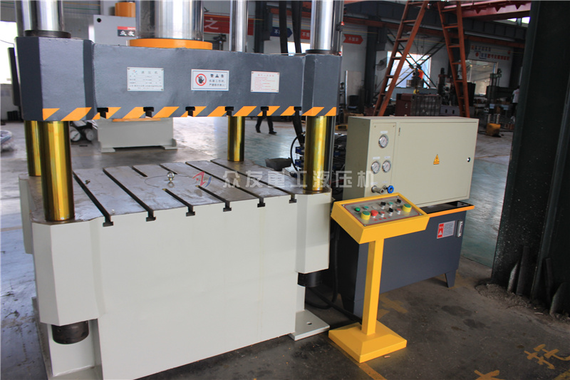 315噸四(si)柱液壓機 315T拉伸(shen)成型(xing)油(you)壓(ya)機